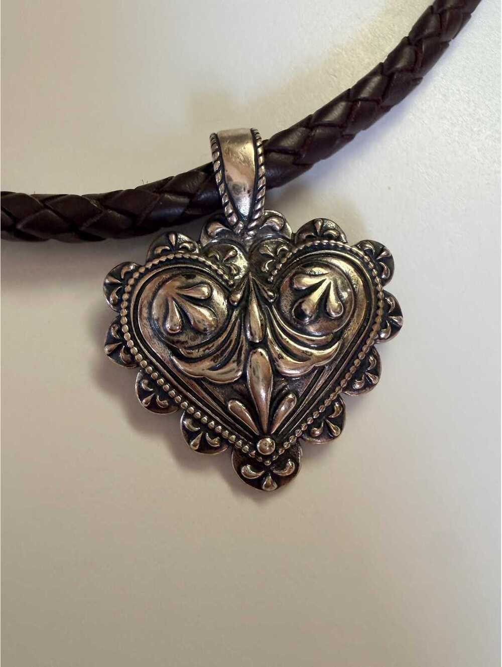 NWOT Brighton Choker Necklace Removable Heart Pendant with Collectabe Tin - Picture 2 of 9